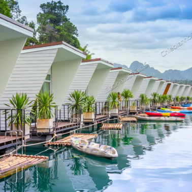 แพภูผาวารี ที่พักเขื่อนเชี่ยวหลานของเอกชน