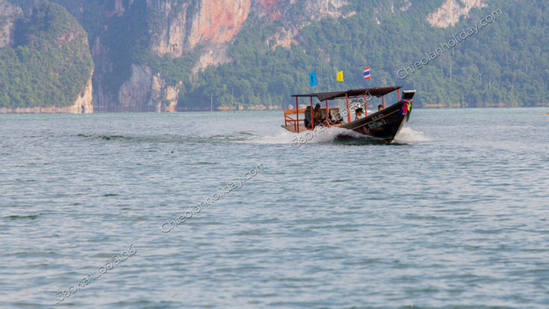 เรือนำเที่ยวเขื่อนเชี่ยวหลาน เรือนำเที่ยวเขื่อนเชี่ยวหลาน