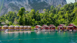 แพอุทยานเขื่อนเชี่ยวหลาน