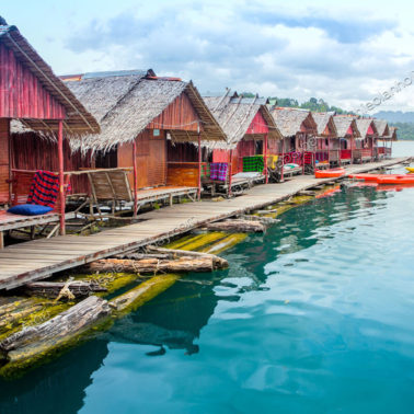 แพไกรสร ที่พักเขื่อนเชี่ยวหลานแบบสบาย ๆ